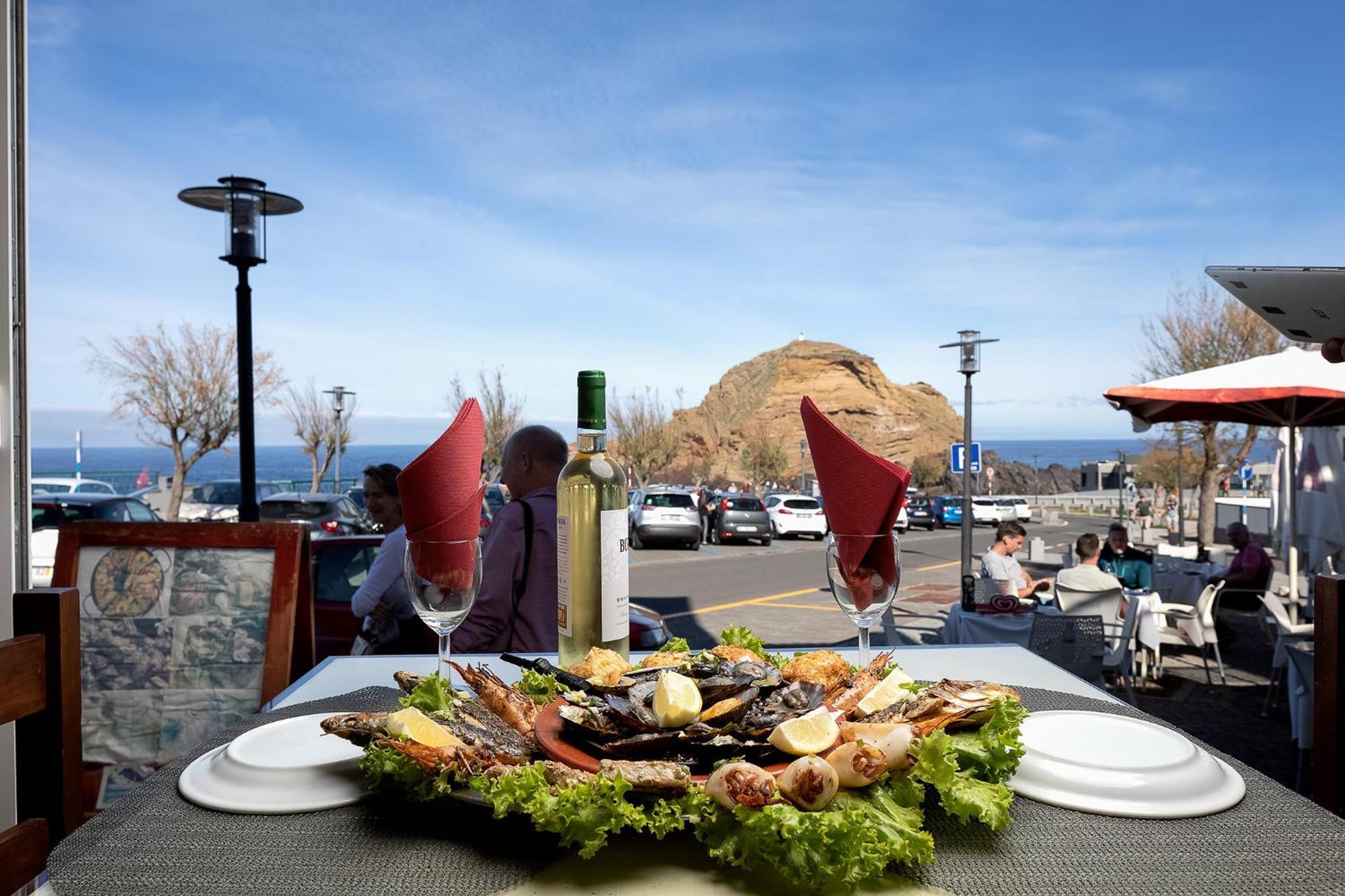 Perola Views Inn By Madeira Sun Travel Porto Moniz Exterior photo